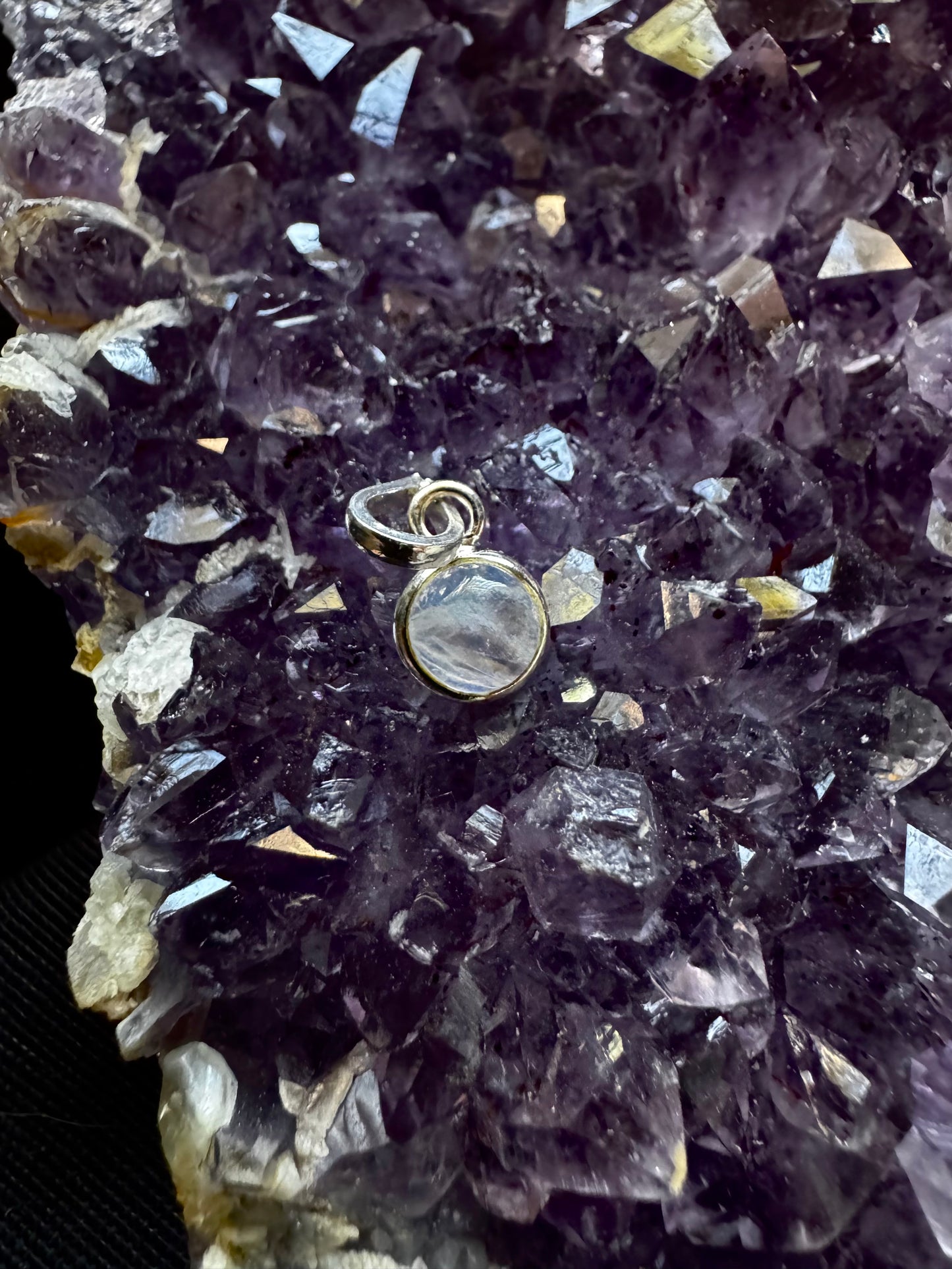 🌙✨ Colgante Mini de Plata con Piedra Luna ✨🌙