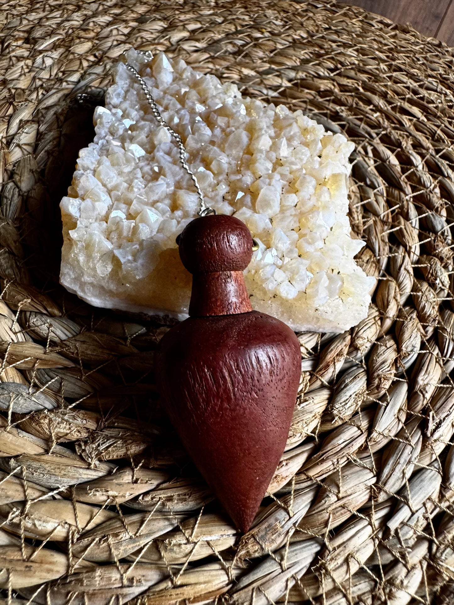 🔮 Péndulo Isis – Magia y Conexión