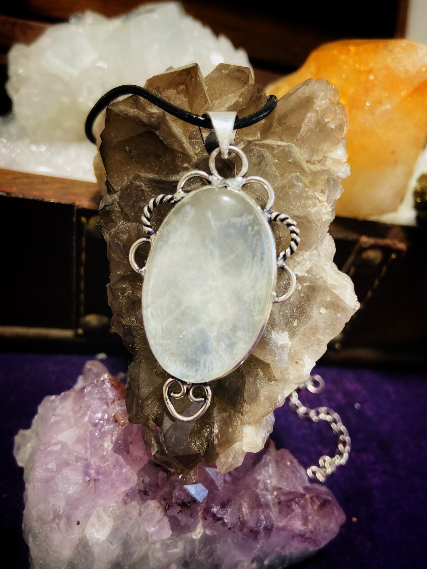 Collar de Piedra Luna engarzado en plata 🌙