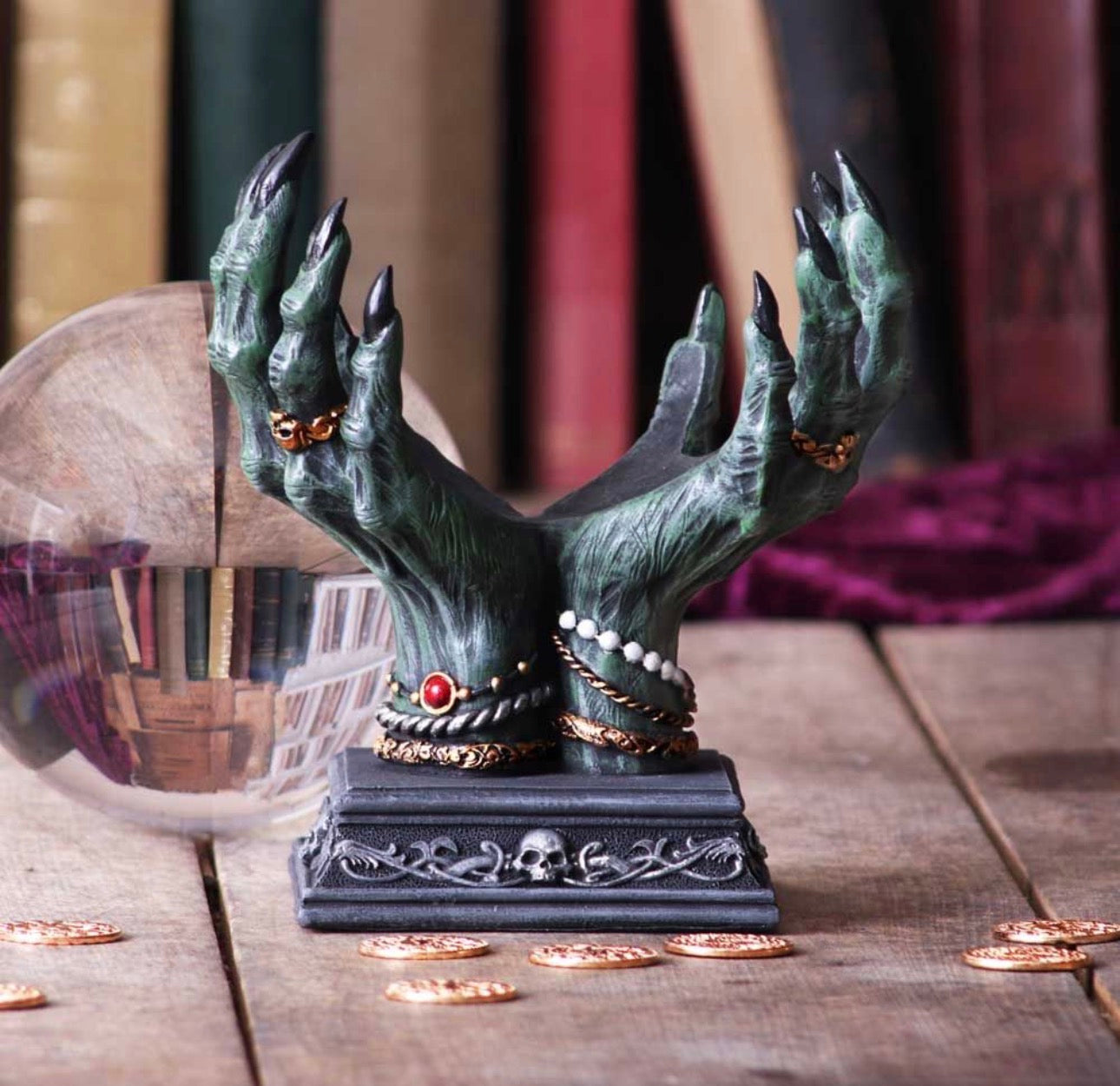 Beyond the Grave · Bola de Cristal con Peana 🔮