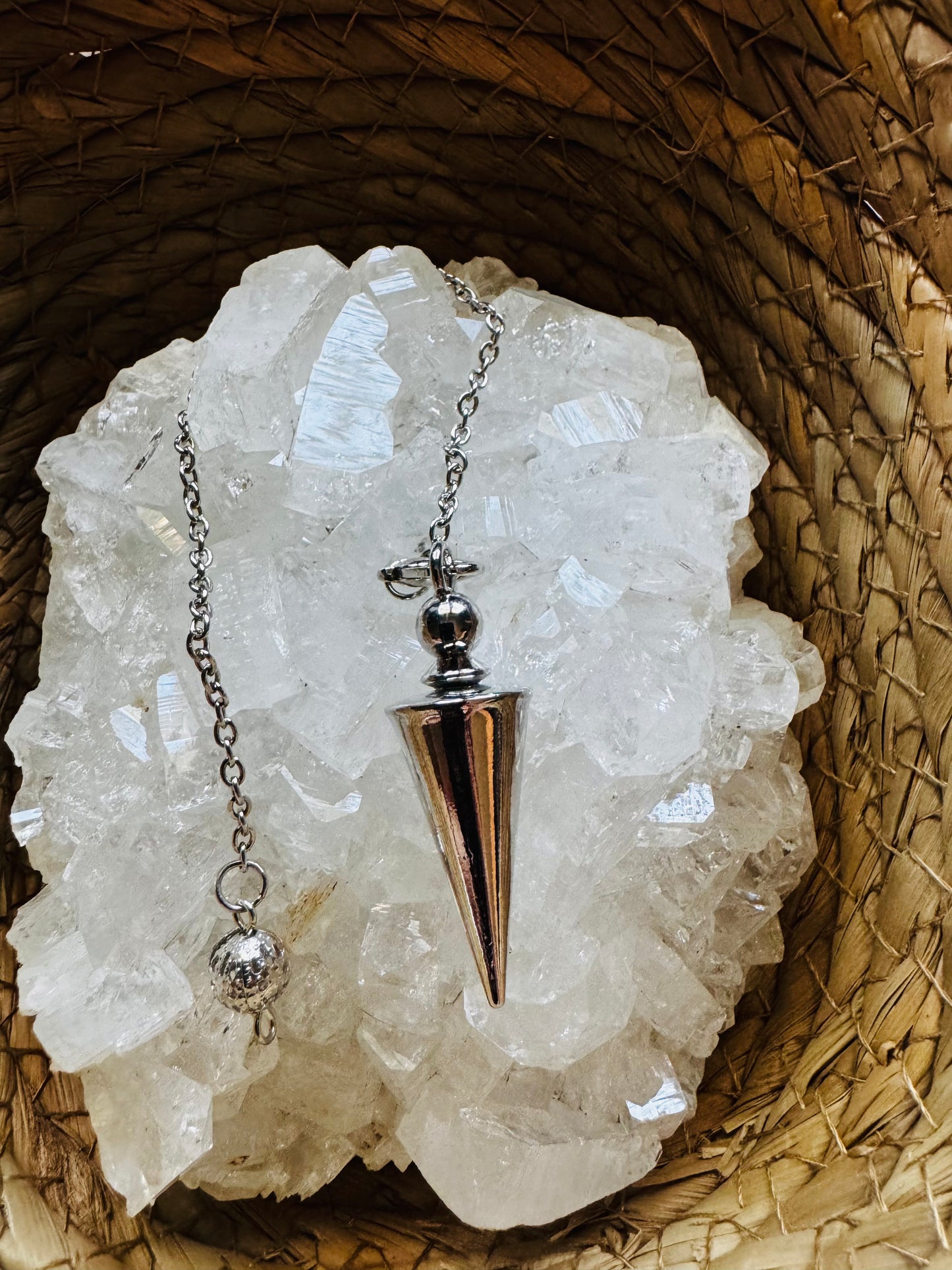 ⚡ Péndulo de Metal – Precisión y Poder ✨