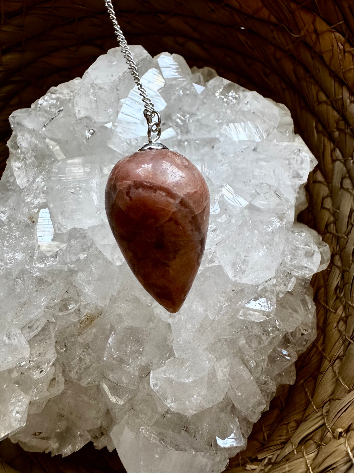 🌙 Péndulo Gota de Adularia – Conexión Lunar y Clarividencia