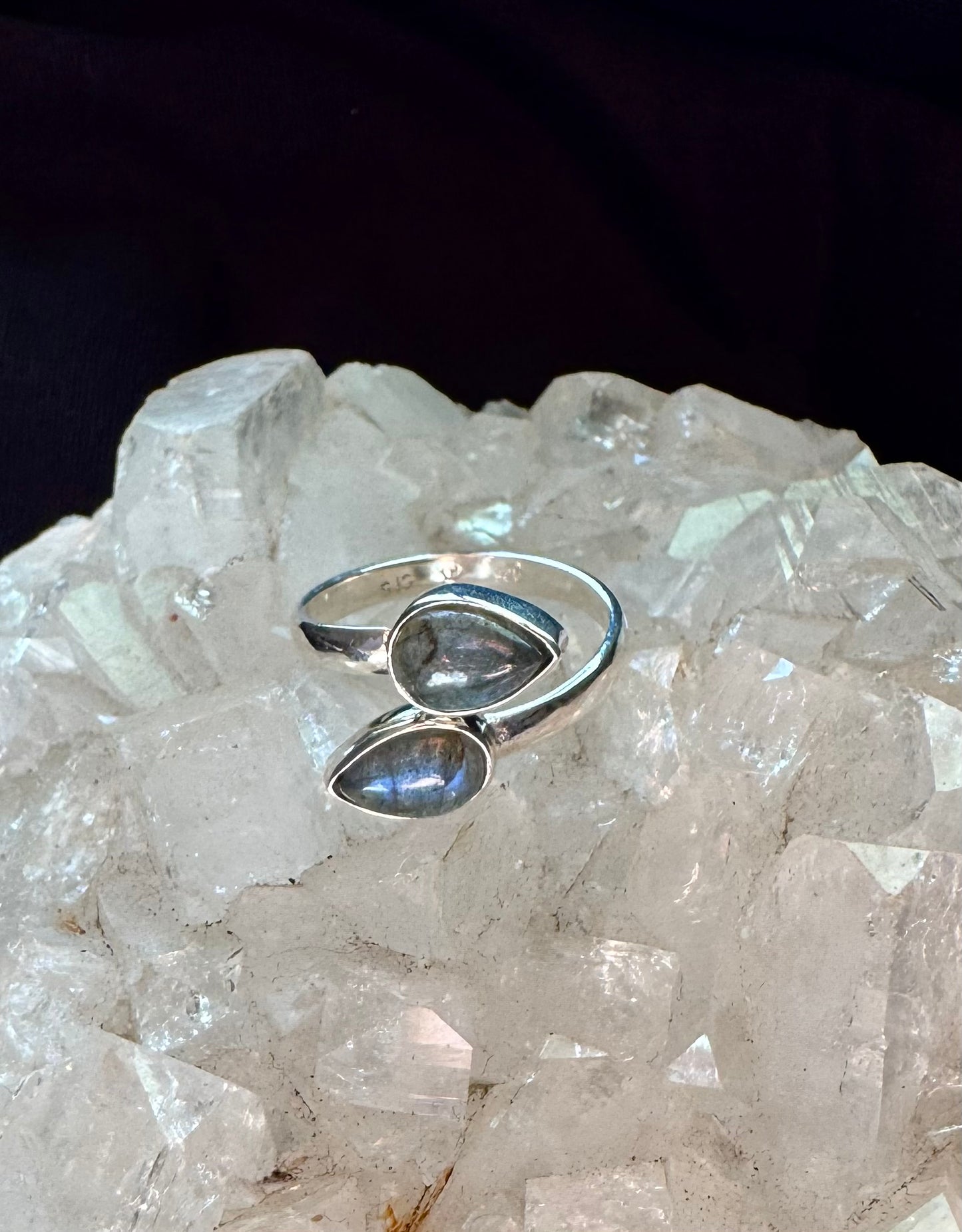 💍🌙 Anillo Ajustable de Plata con Doble Labradorita 🌙💍