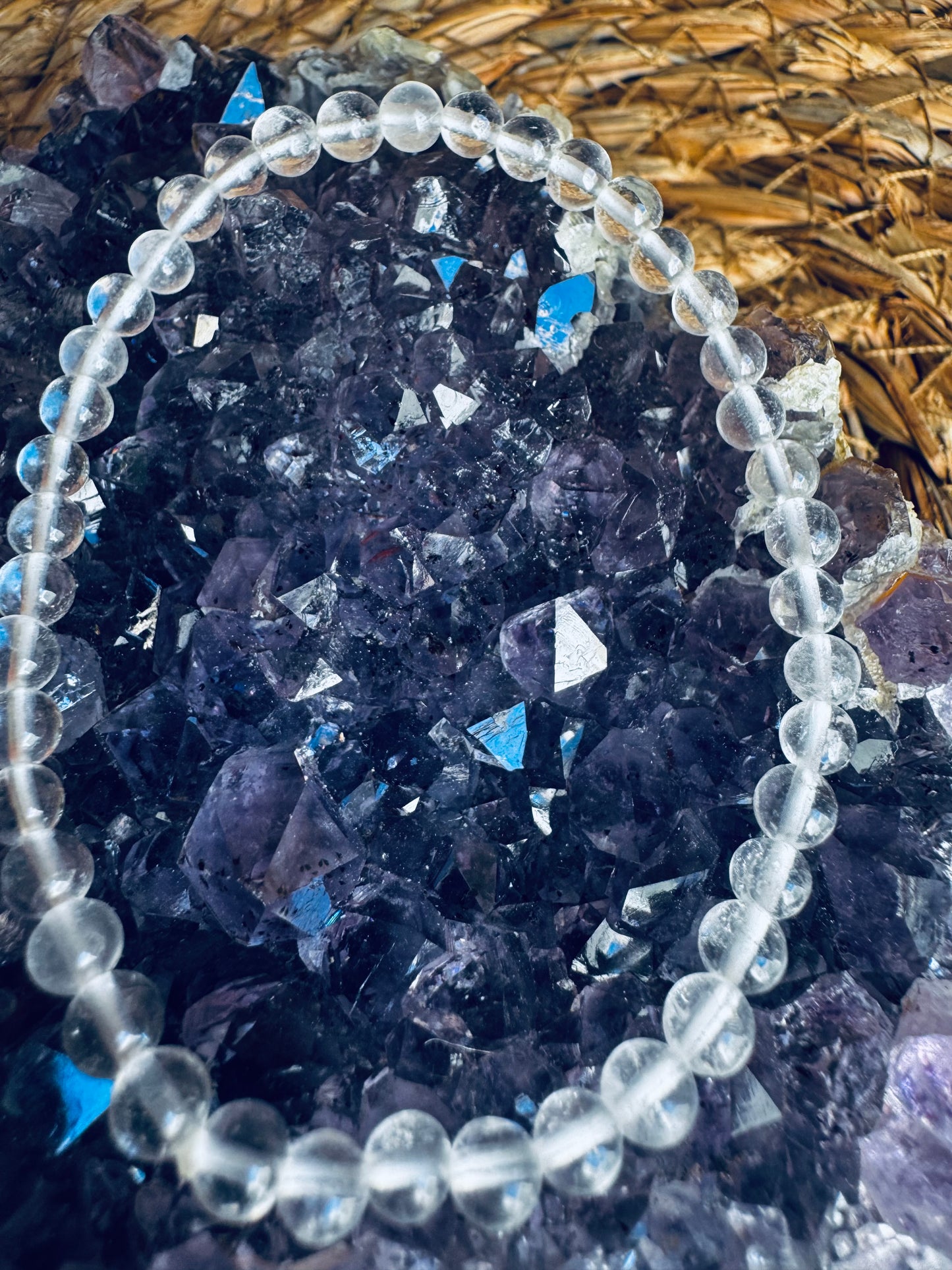 Cristal de Roca – Claridad, Energía y Conexión Interior ✨🌙