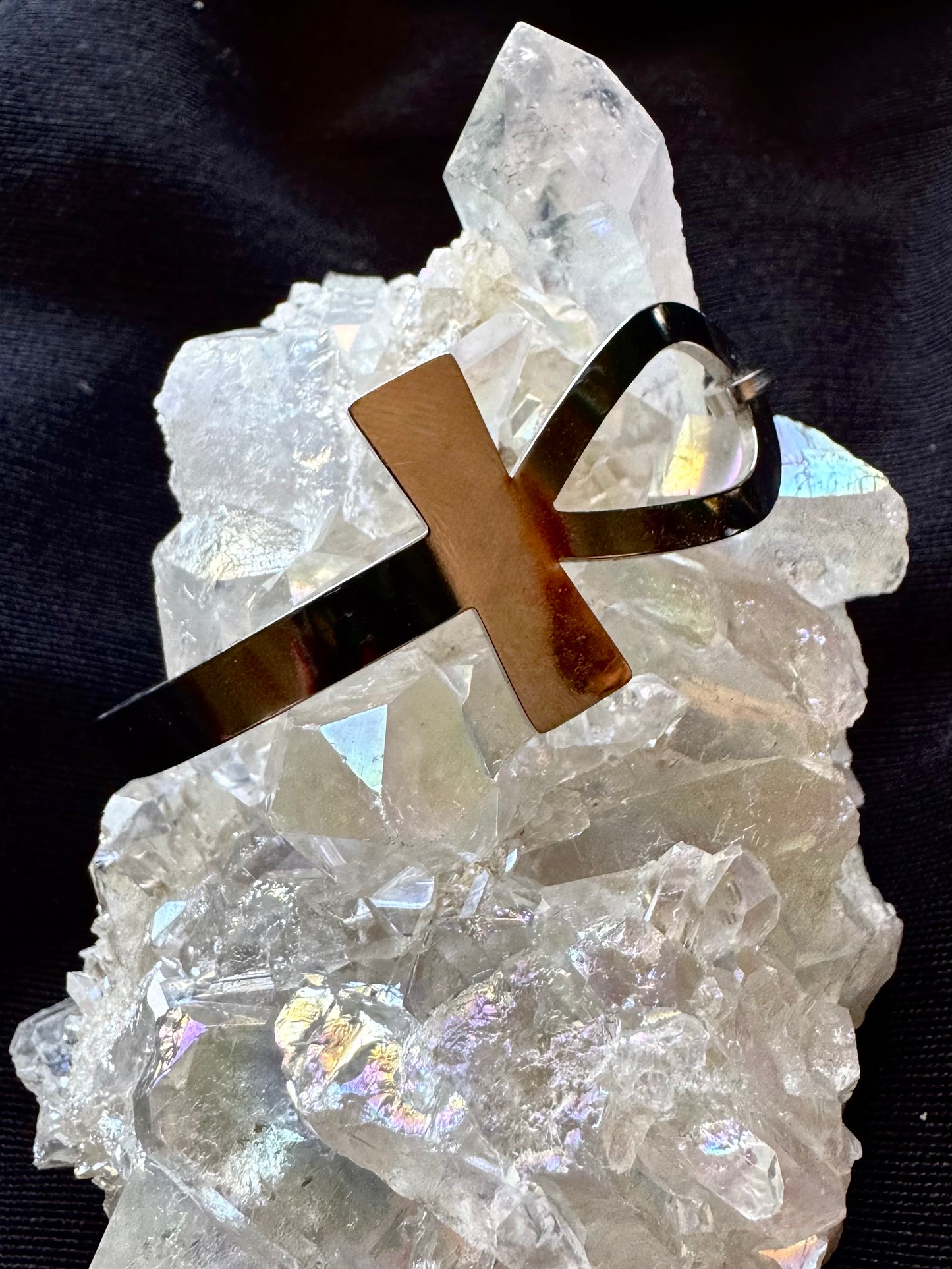 ✨ Brazalete Cruz de la Vida – Acero ✨