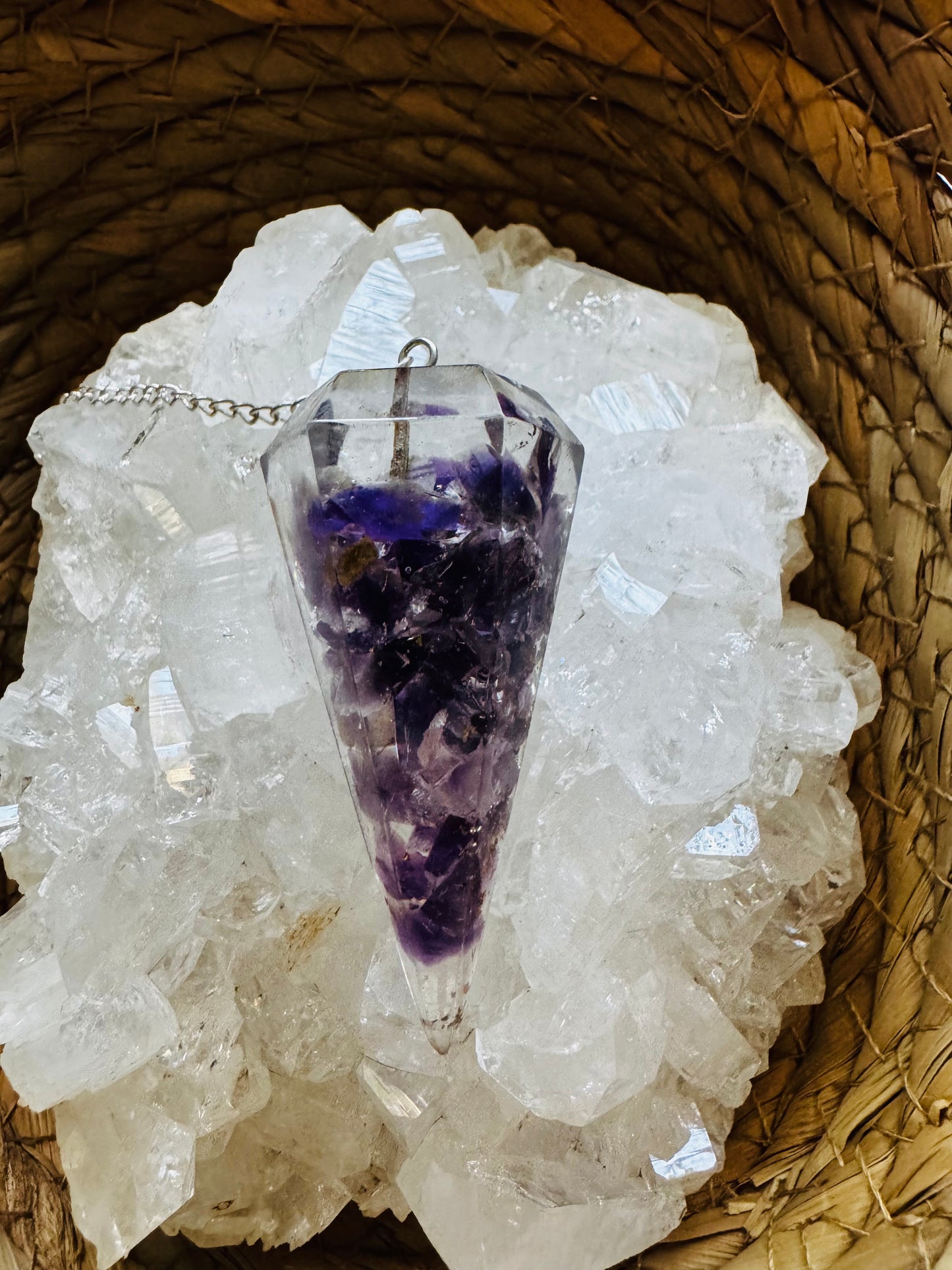 Péndulo Orgonita de Amatista – Conexión y Paz Interior