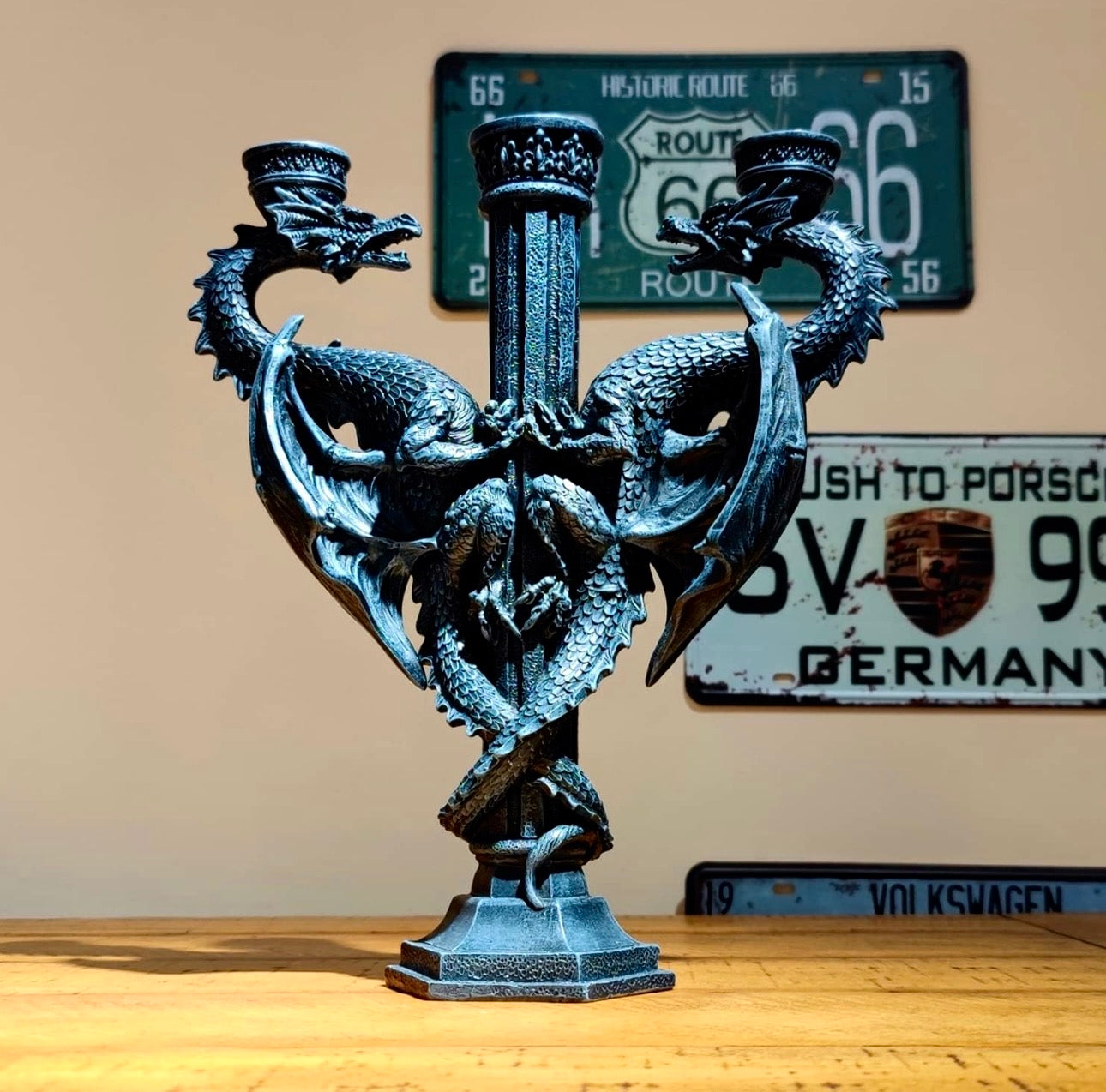 🐉 Candelabro de Dragones Entrelazados
