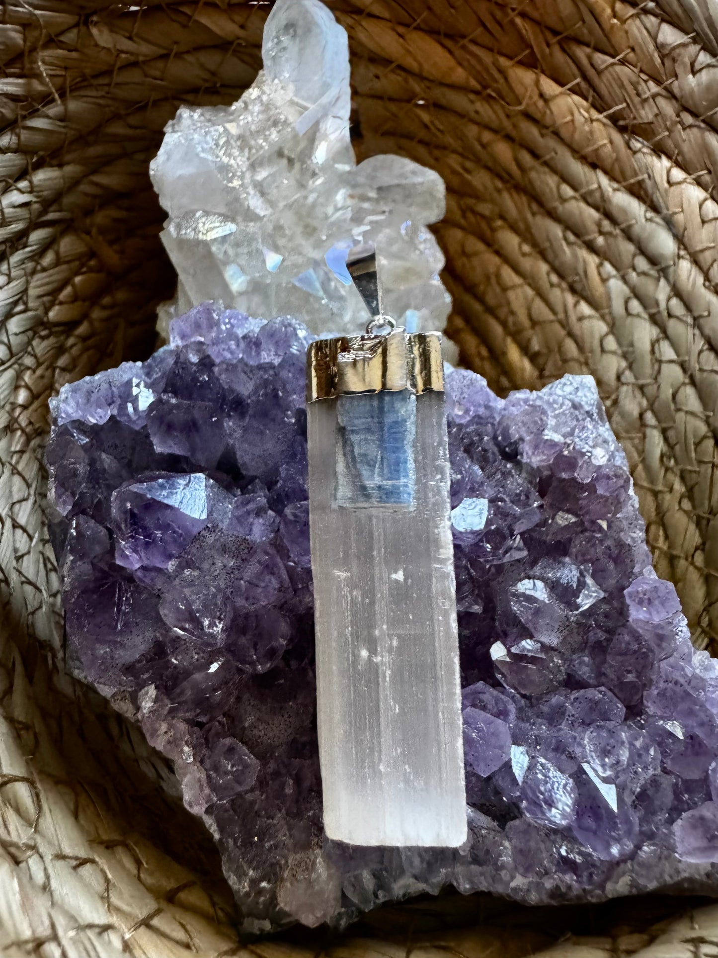 ⚔️ Colgante Espada de San Miguel Arcángel – Cianita Azul · Selenita · Baño de Plata