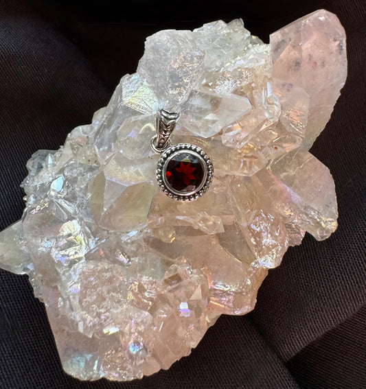 ❤️‍🔥✨ Colgante de Plata con Granate ✨❤️‍🔥