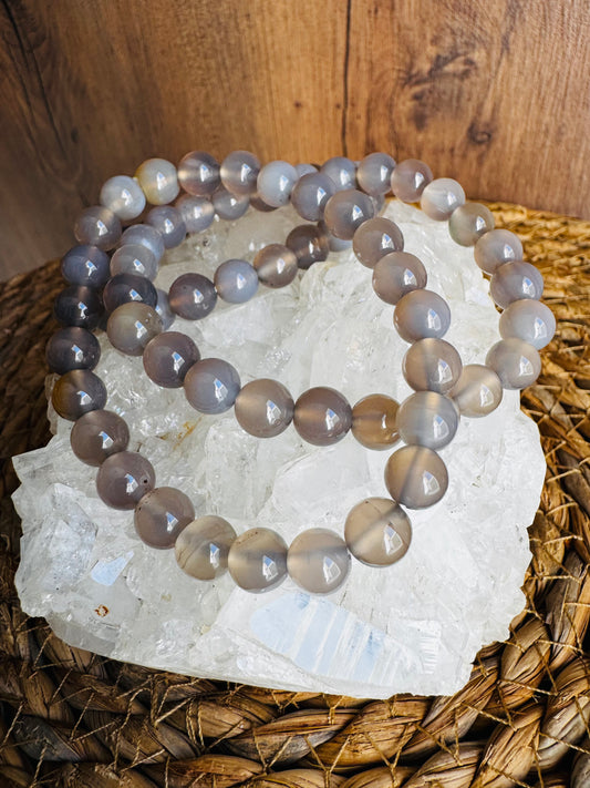 Ágata Gris – Calma, Equilibrio y Protección Emocional 🌫️✨