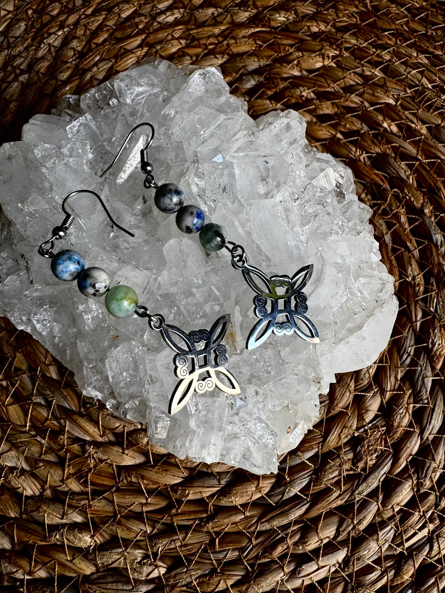 🔱 Pendientes Nudo de Bruja Plateado con Ágatas