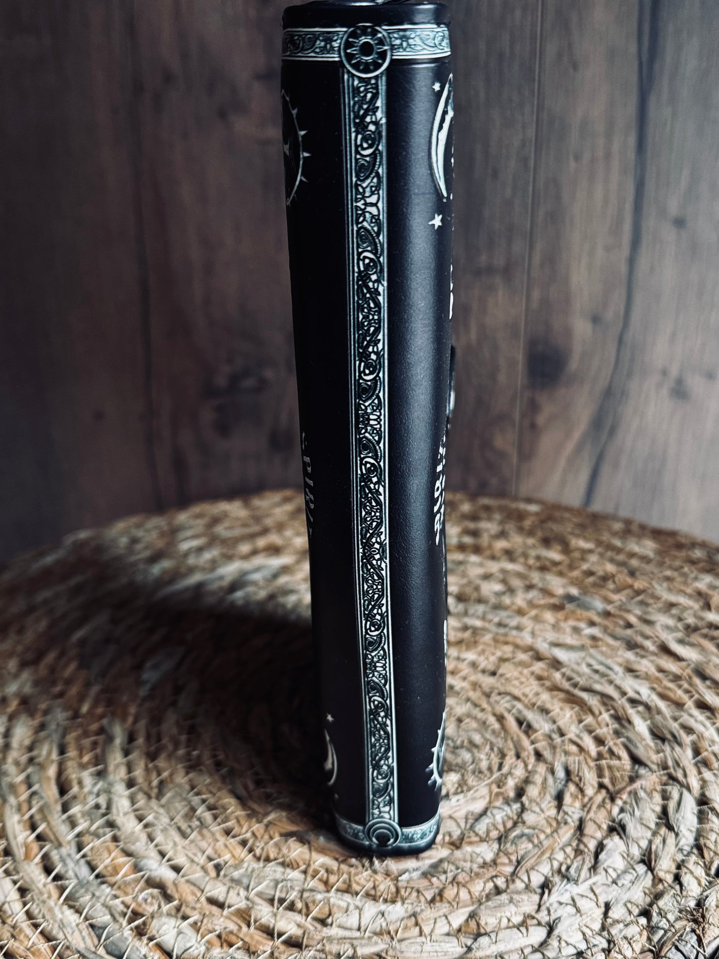 Monedero Spirit Board – Nemesis Now