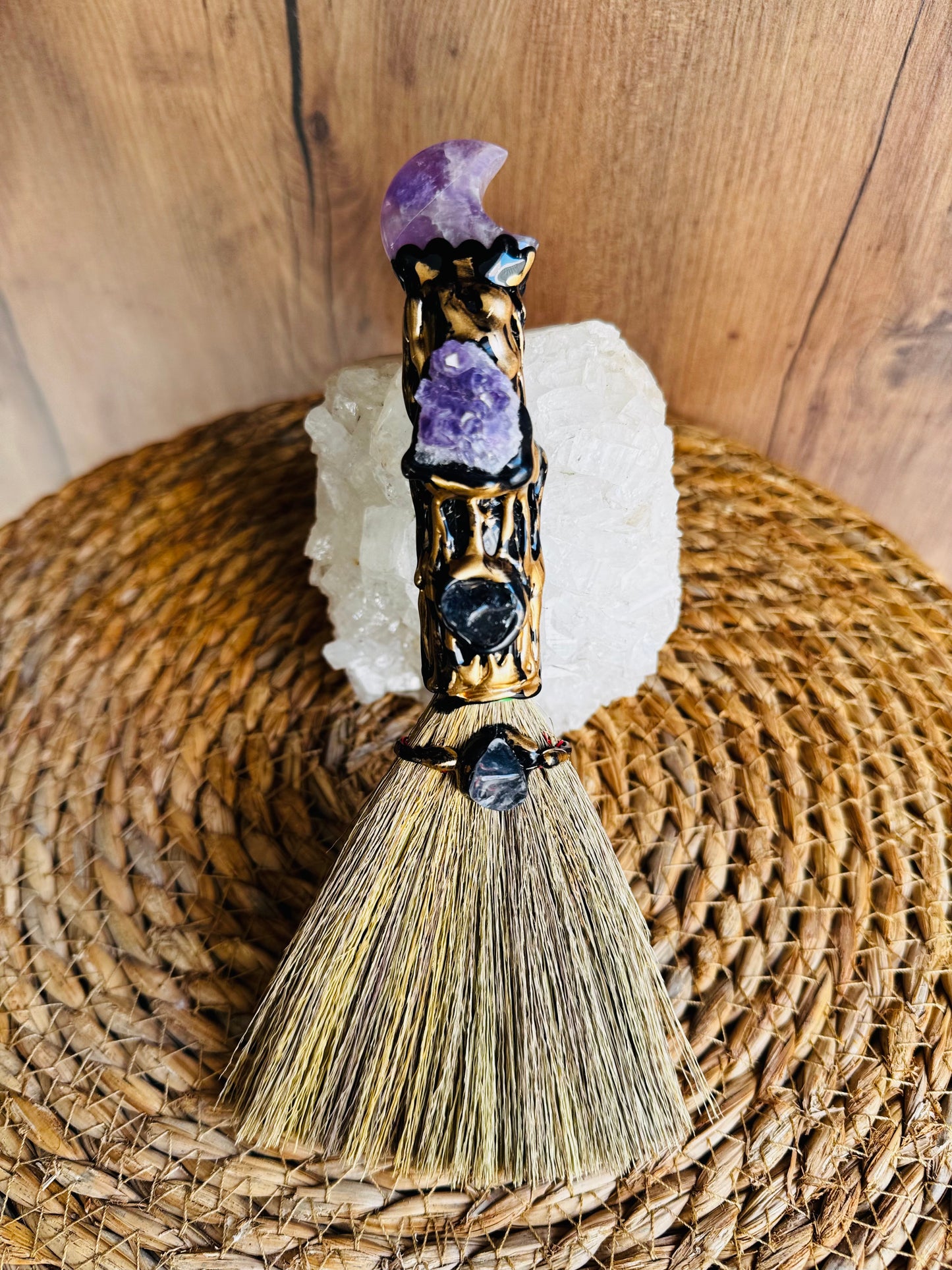 🧹 Escoba Lunar · Amatista