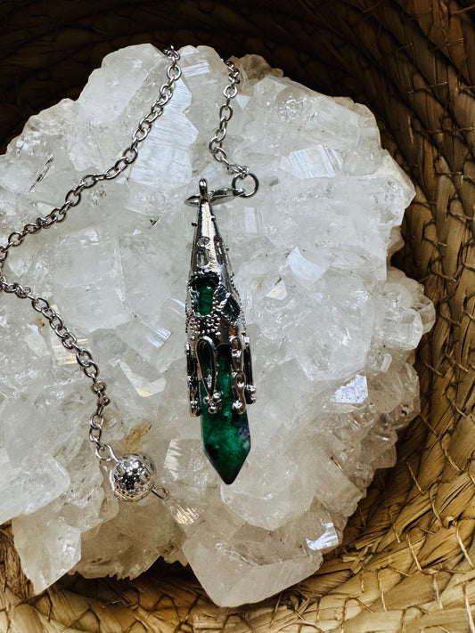 🔮 Péndulo de las Brujas de Rubí Zoisita – Transformación y Fuerza Vital