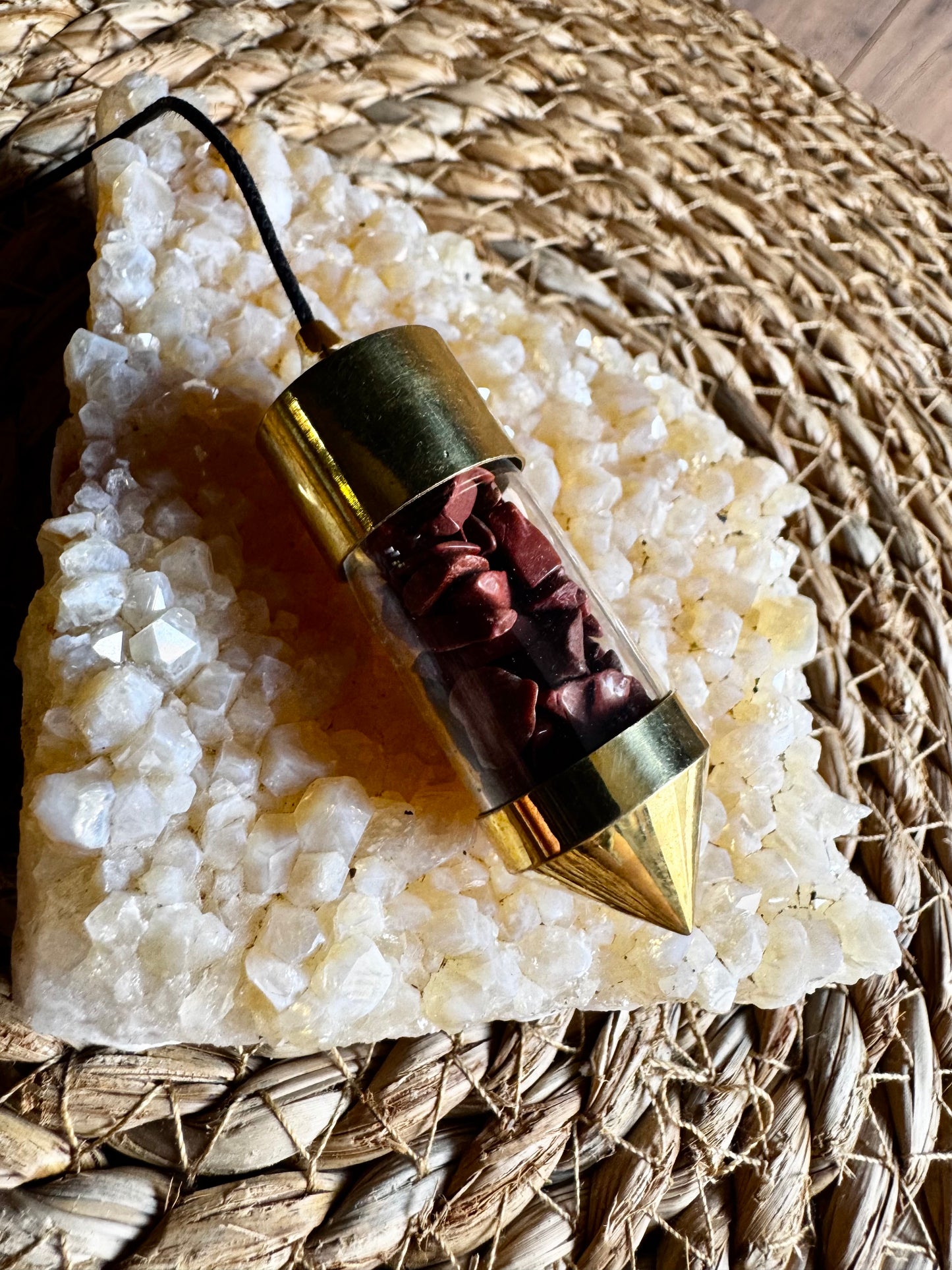 🜂 Péndulo Encapsulado de Ojo de Tigre – Protección y Foco Interior 🜂