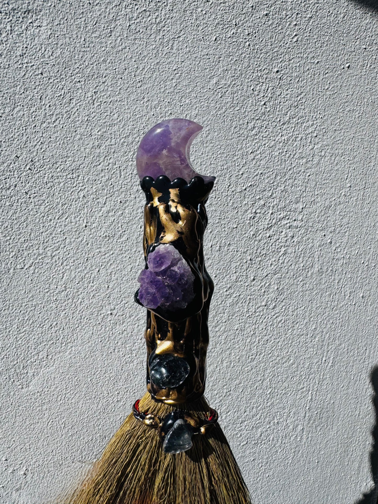 🧹 Escoba Lunar · Amatista