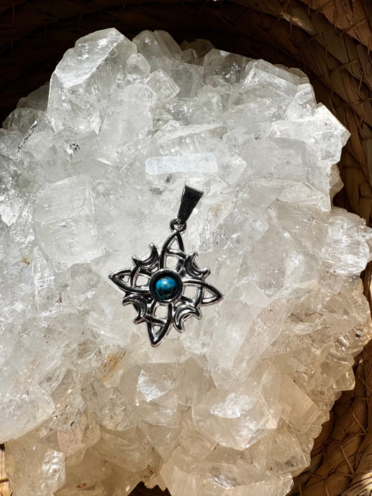 Colgante Nudo de Bruja con Apatito – Magia y Claridad ✨