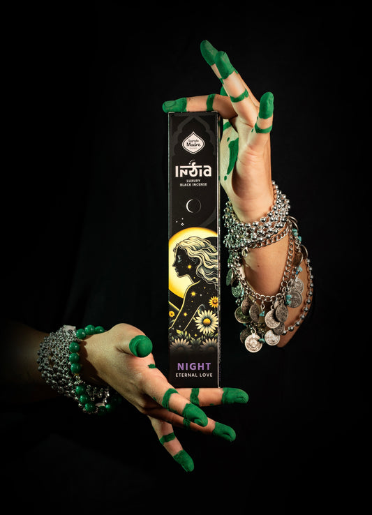 🌌 India Noche – Misterio y Profundidad