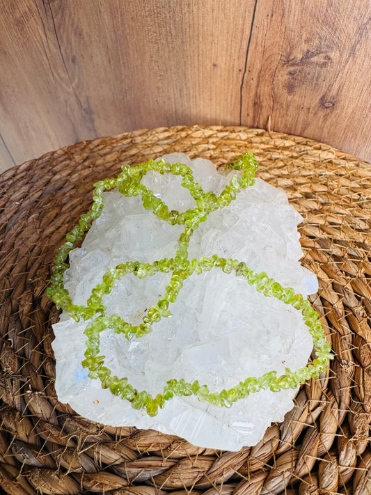 Pulsera de Olivino – Renacimiento, Equilibrio y Luz Interior 💚✨