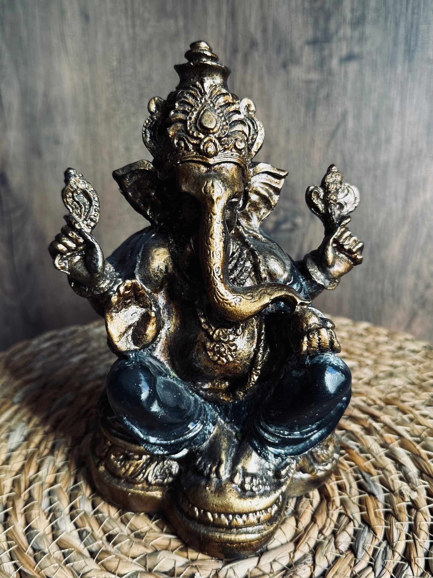 Figura de Gaṇeśa – Dios de la Sabiduría y Removedor de Obstáculos