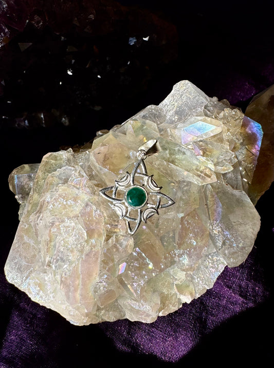 🕸️💚 Colgante de plata Nudo de Bruja con Esmeralda 💚🕸️