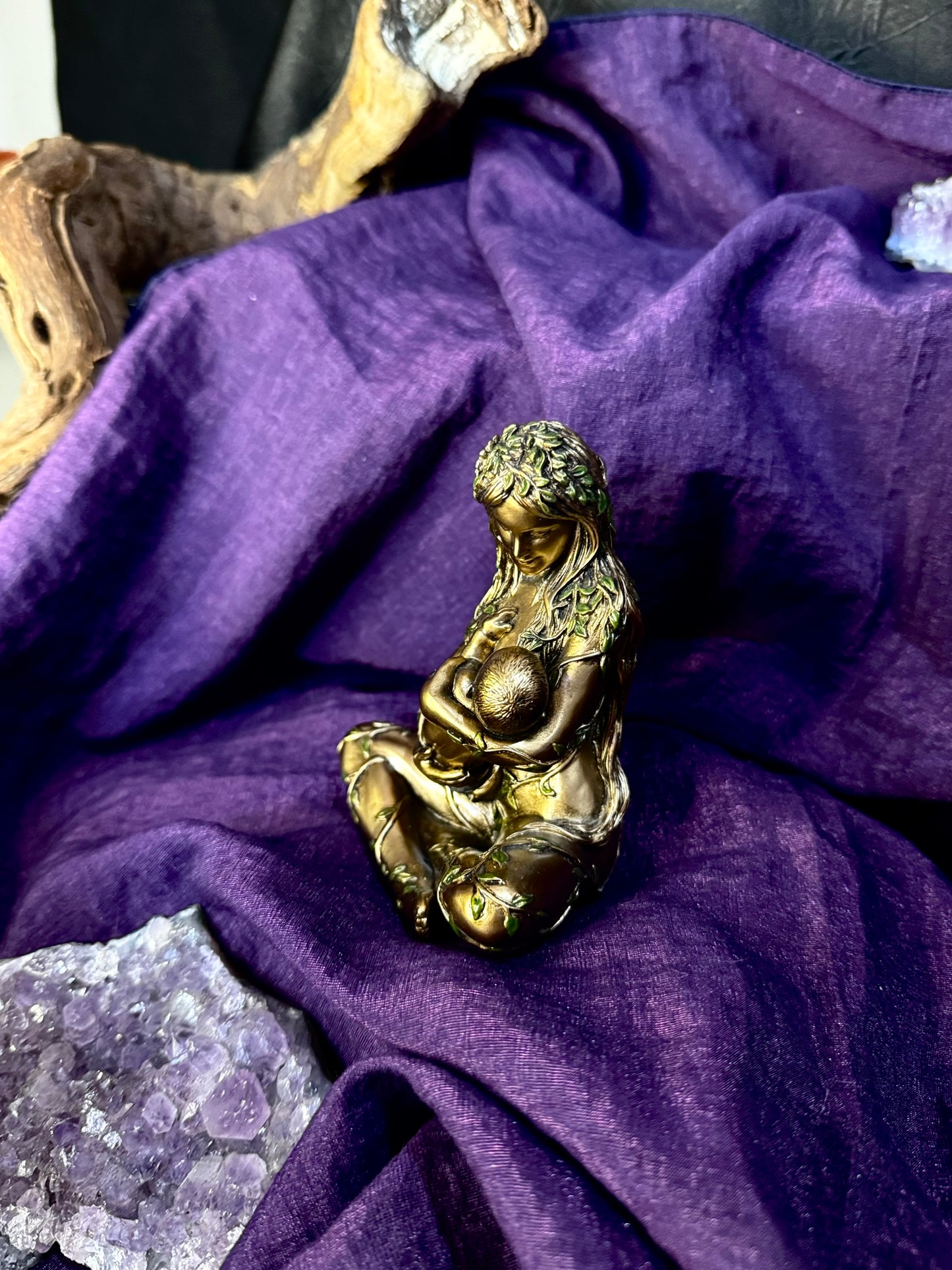 🌍✨ Madre Tierra en Bronce ✨🌍