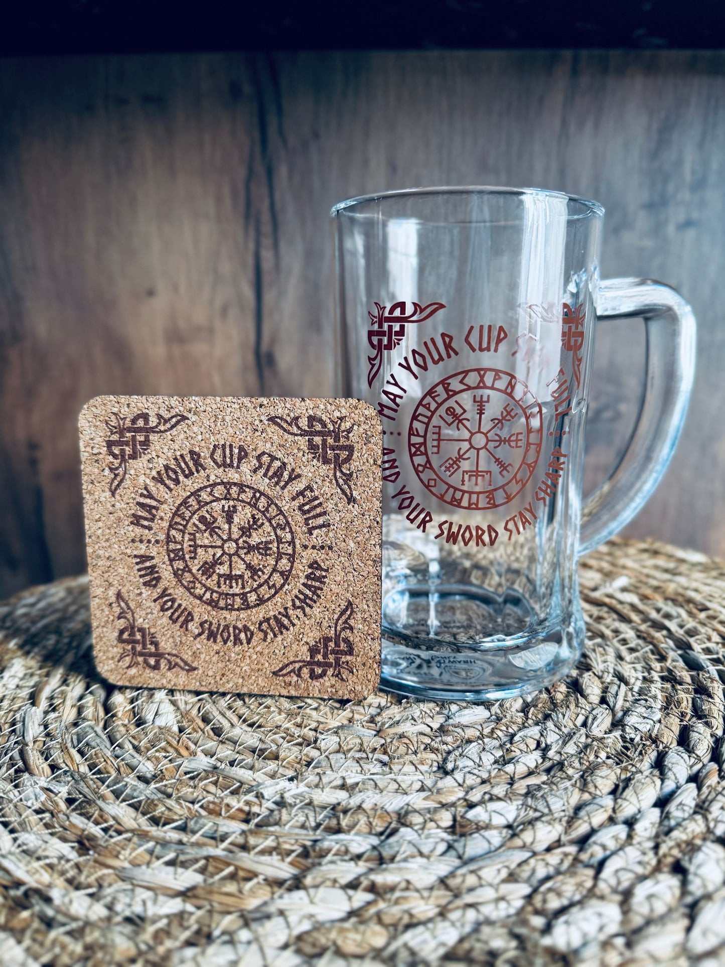 Jarra Vikinga Vegvísir – Brindis del Valhalla