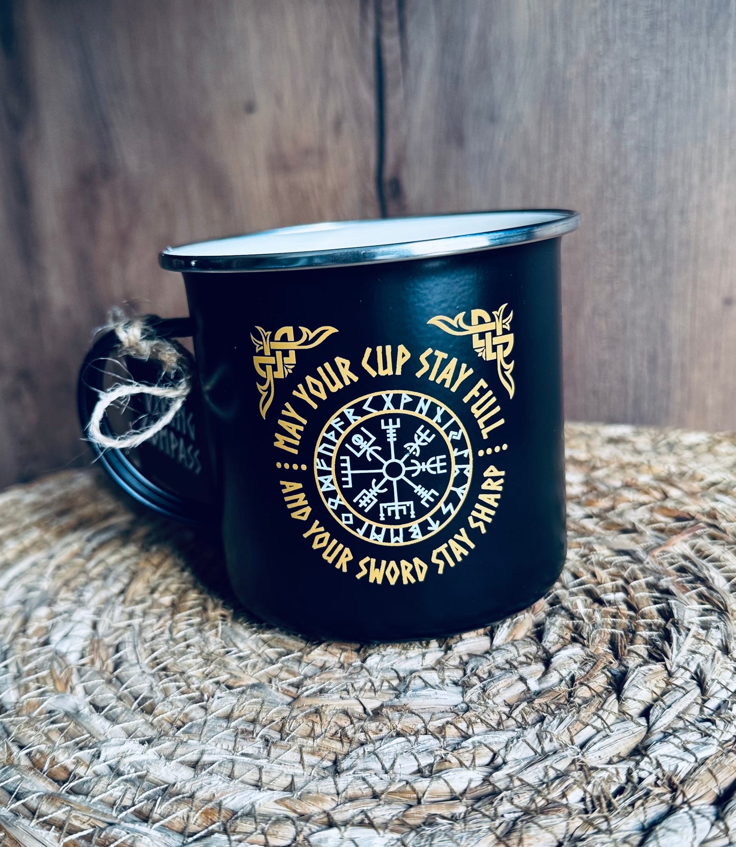 Taza de Peltre Vegvísir – Ruta del Valhalla