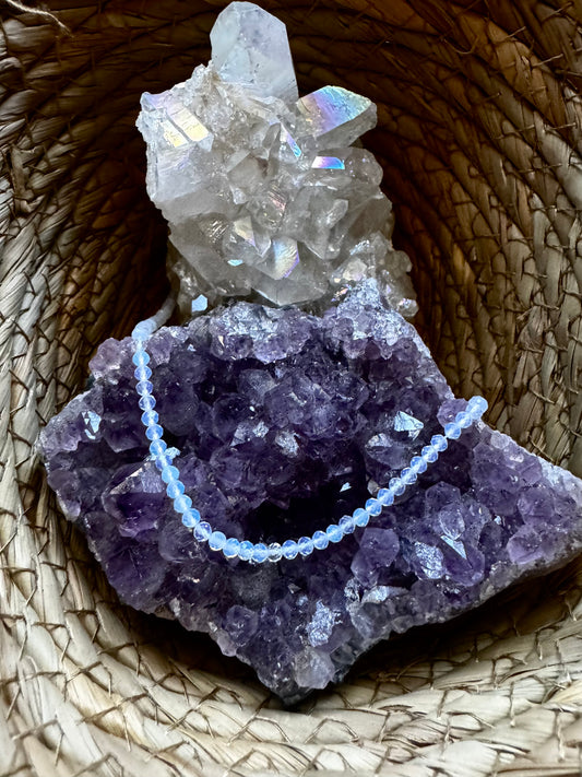 🌙 Gargantilla de Ópalo Facetado — Magia y Emociones