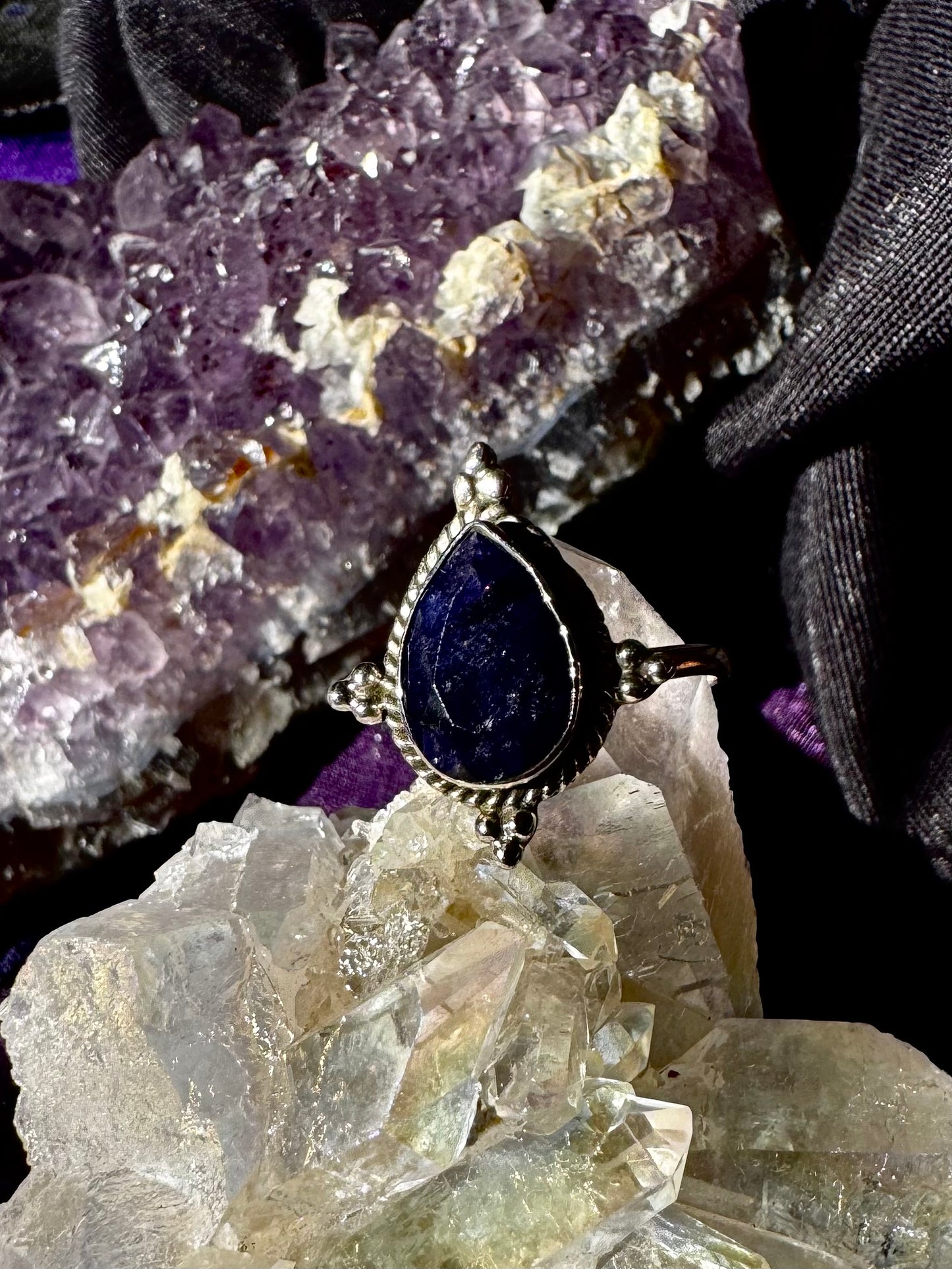 💙✨ Anillo Ajustable de Plata con Zafiro Facetado ✨💙