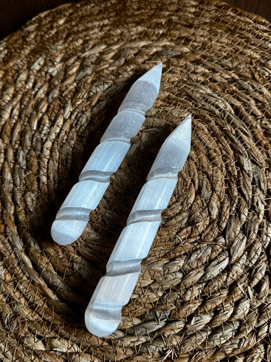 ✨ Varitas de Selenita Torneadas · Punta Energética 15 cm