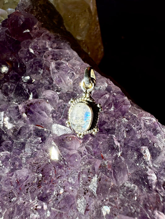 🌙✨ Colgante de Plata con Piedra Luna ✨🌙
