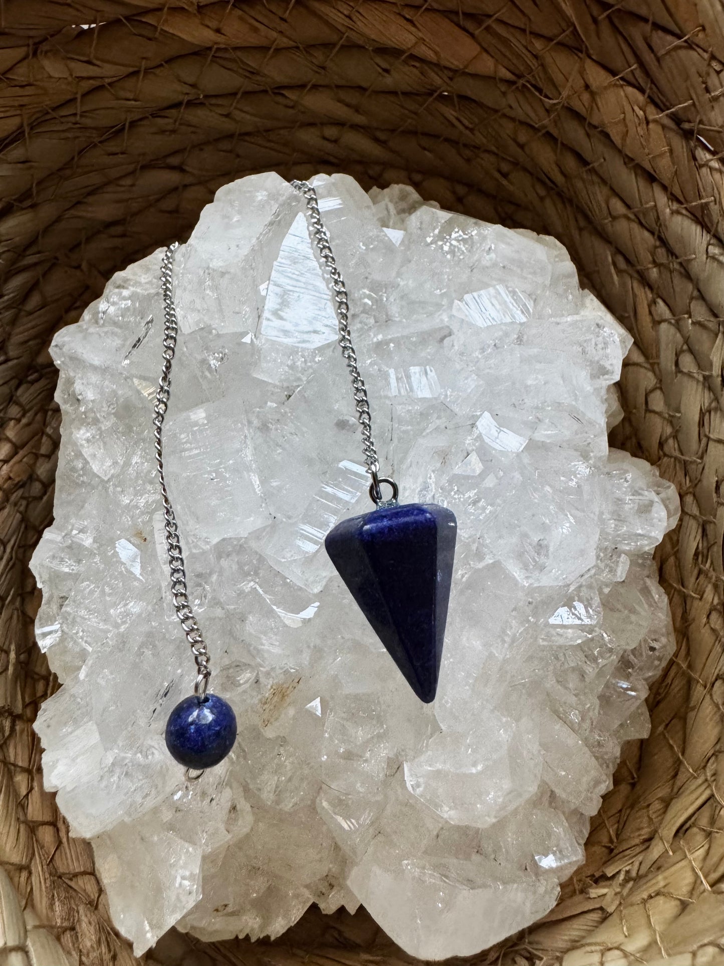 🔵 Péndulo Facetado de Lapislázuli – Verdad, Sabiduría y Poder Interior