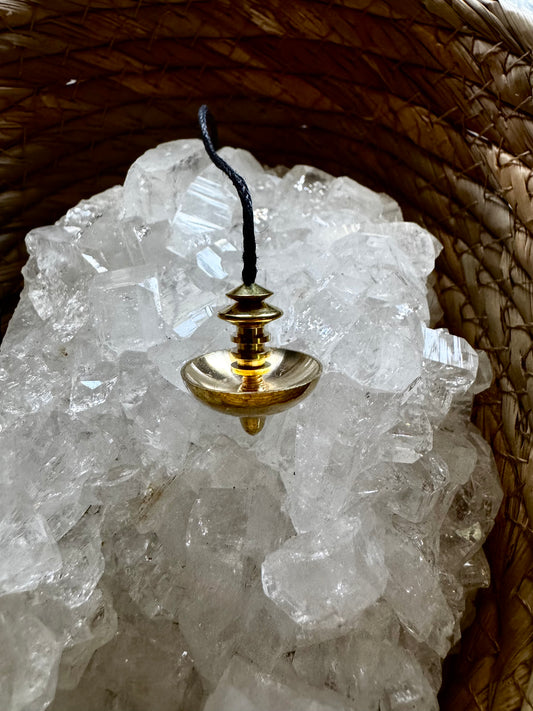 🛸 Péndulo UFO de Bronce – Receptor Energético Universal