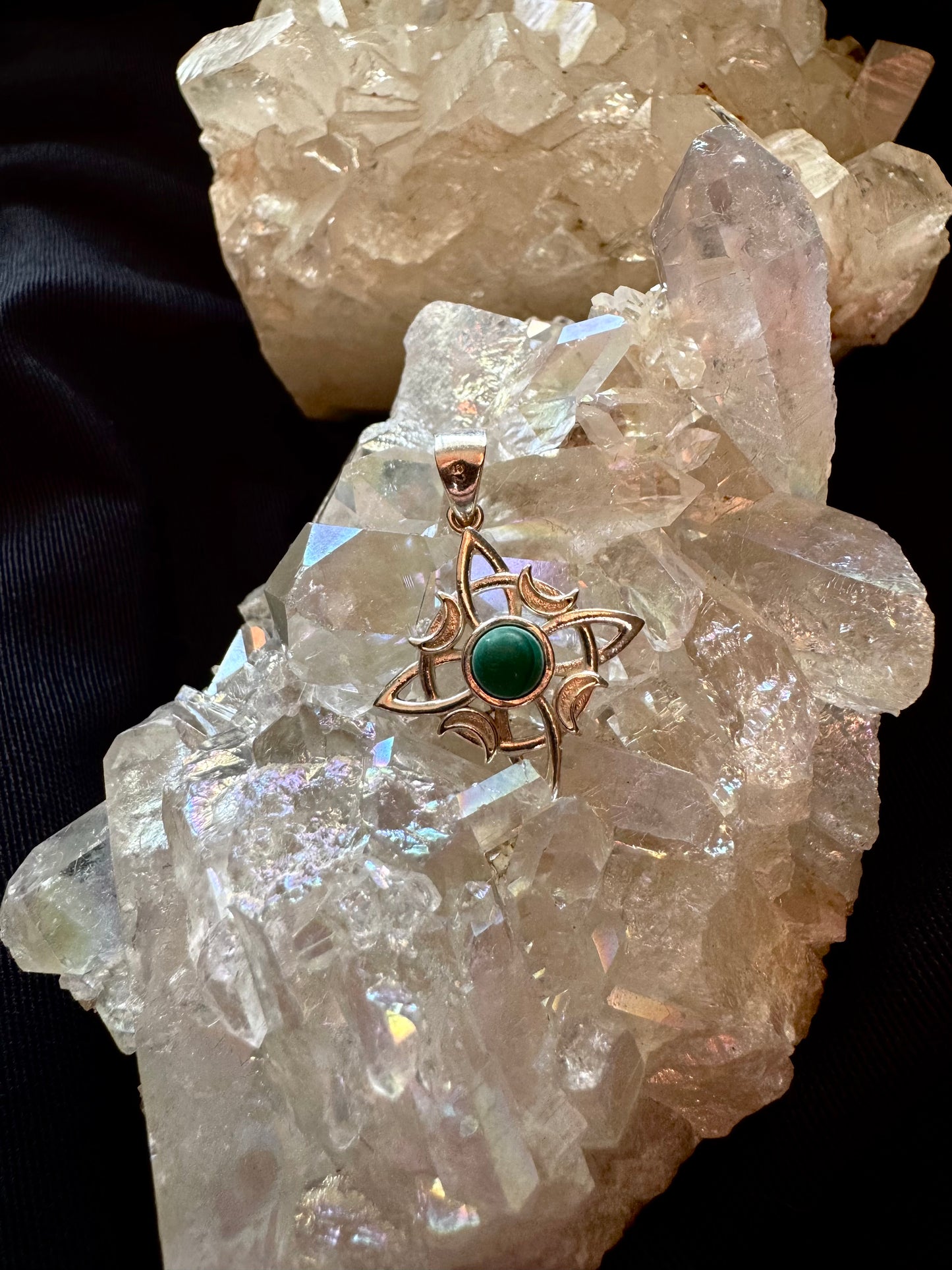 💚✨ Colgante de plata Nudo de Bruja con Malaquita ✨💚