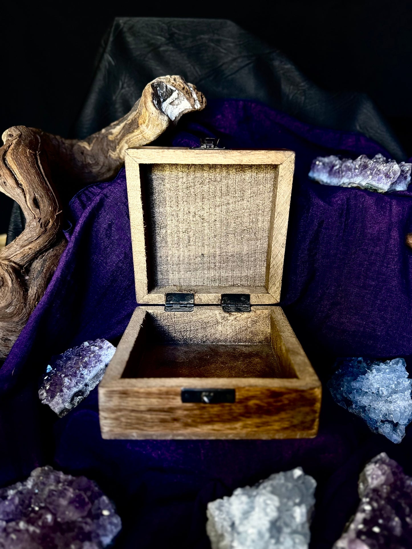 🪬✨ Cajita de Madera con Cruz de la Vida Egipcia – Protección y Magia ✨🪬