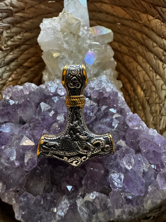 ⚡ Colgante “Mjölnir” – Martillo de Thor en Acero 🛡️