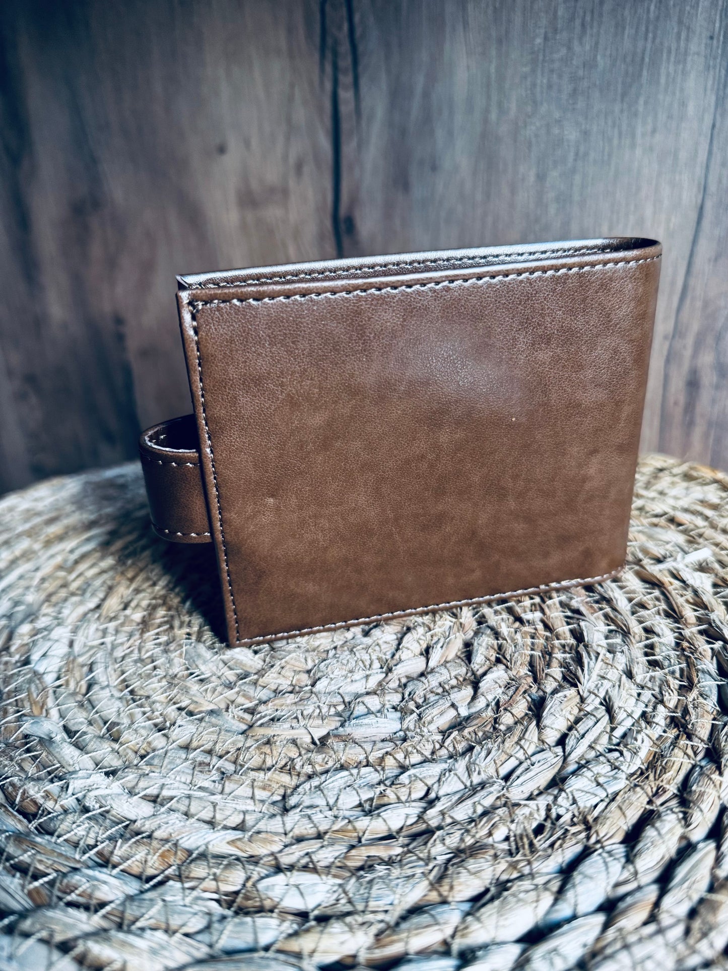 Cartera Vikinga con Vegvísir – La brújula que guía tu camino