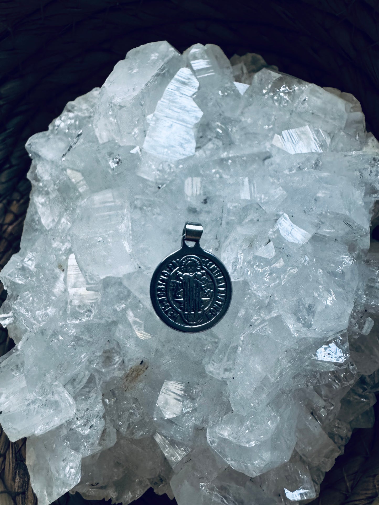 ✨ Medalla de San Benito en Acero – Protección y Fortaleza Espiritual