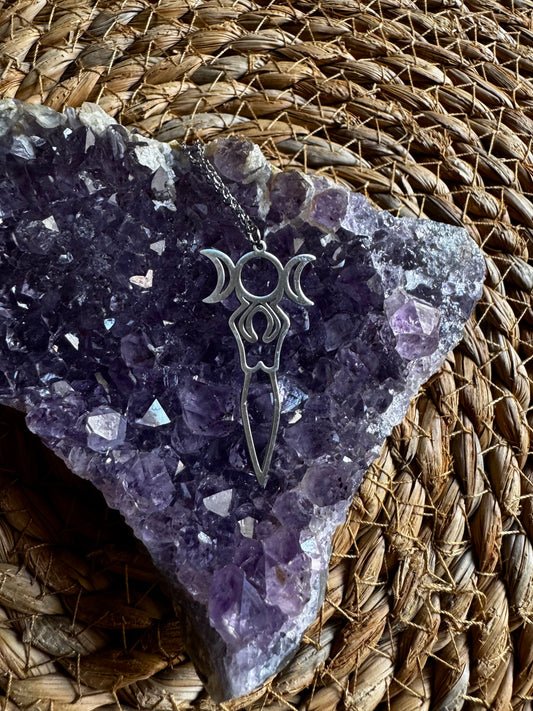 🌙 Colgante Triple Diosa en Acero – Poder, intuición y equilibrio femenino 🌙