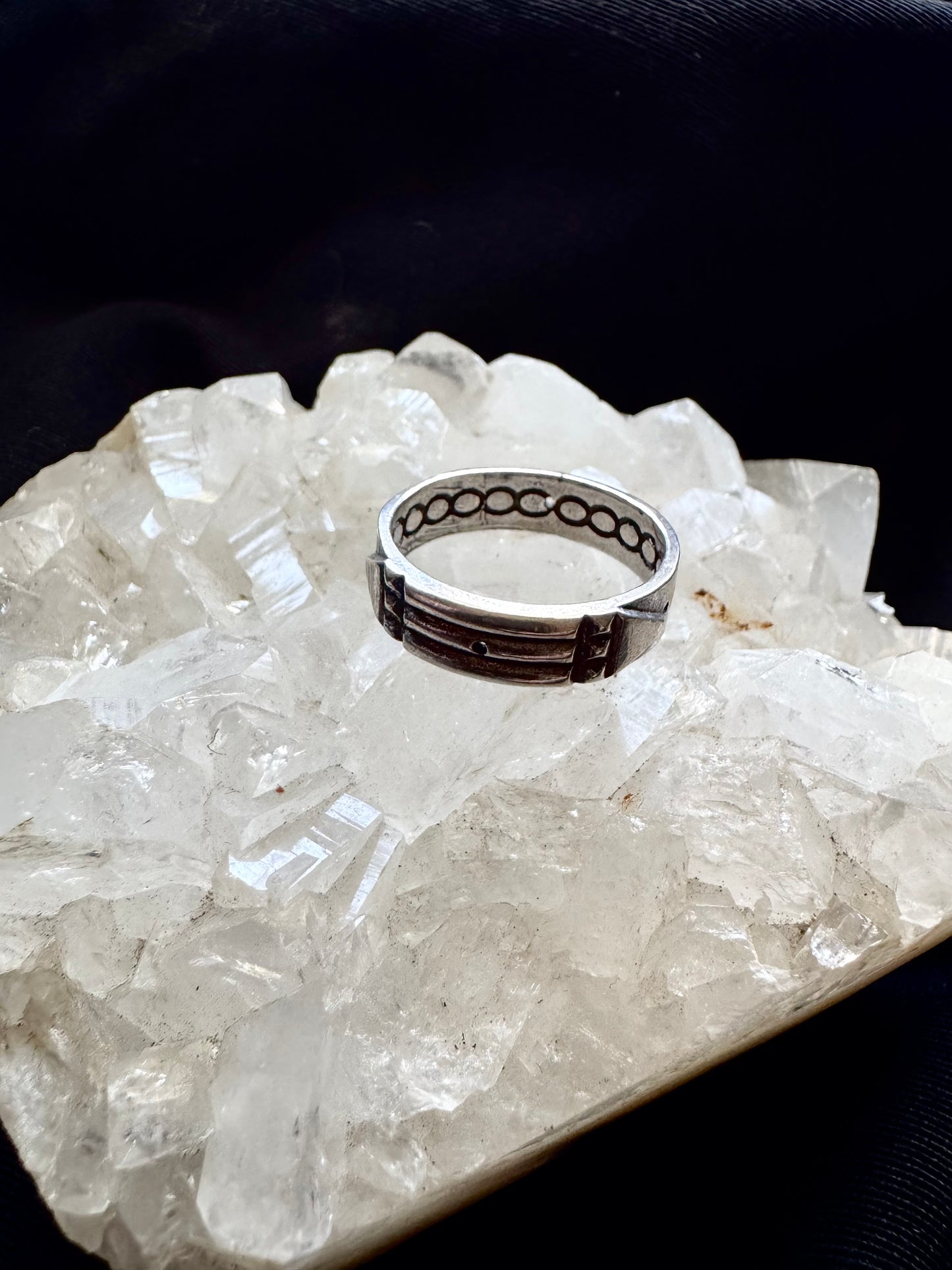 Anillo Atlante en plata vieja 🩶