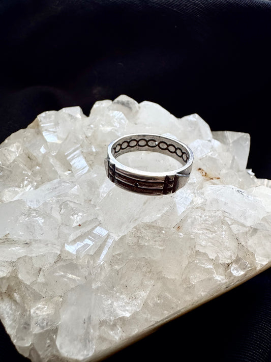 Anillo Atlante en plata vieja 🩶