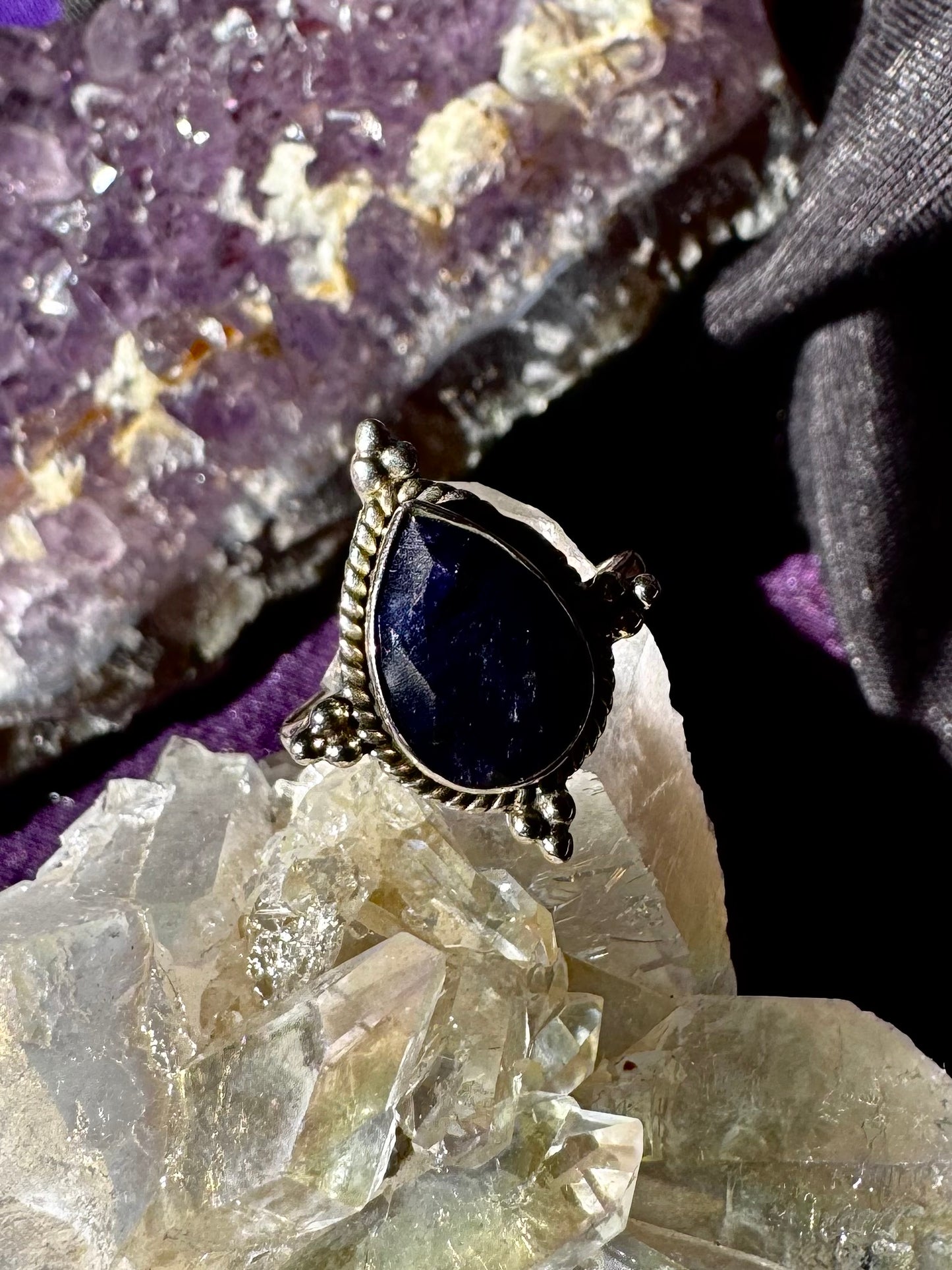 💙✨ Anillo Ajustable de Plata con Zafiro Facetado ✨💙