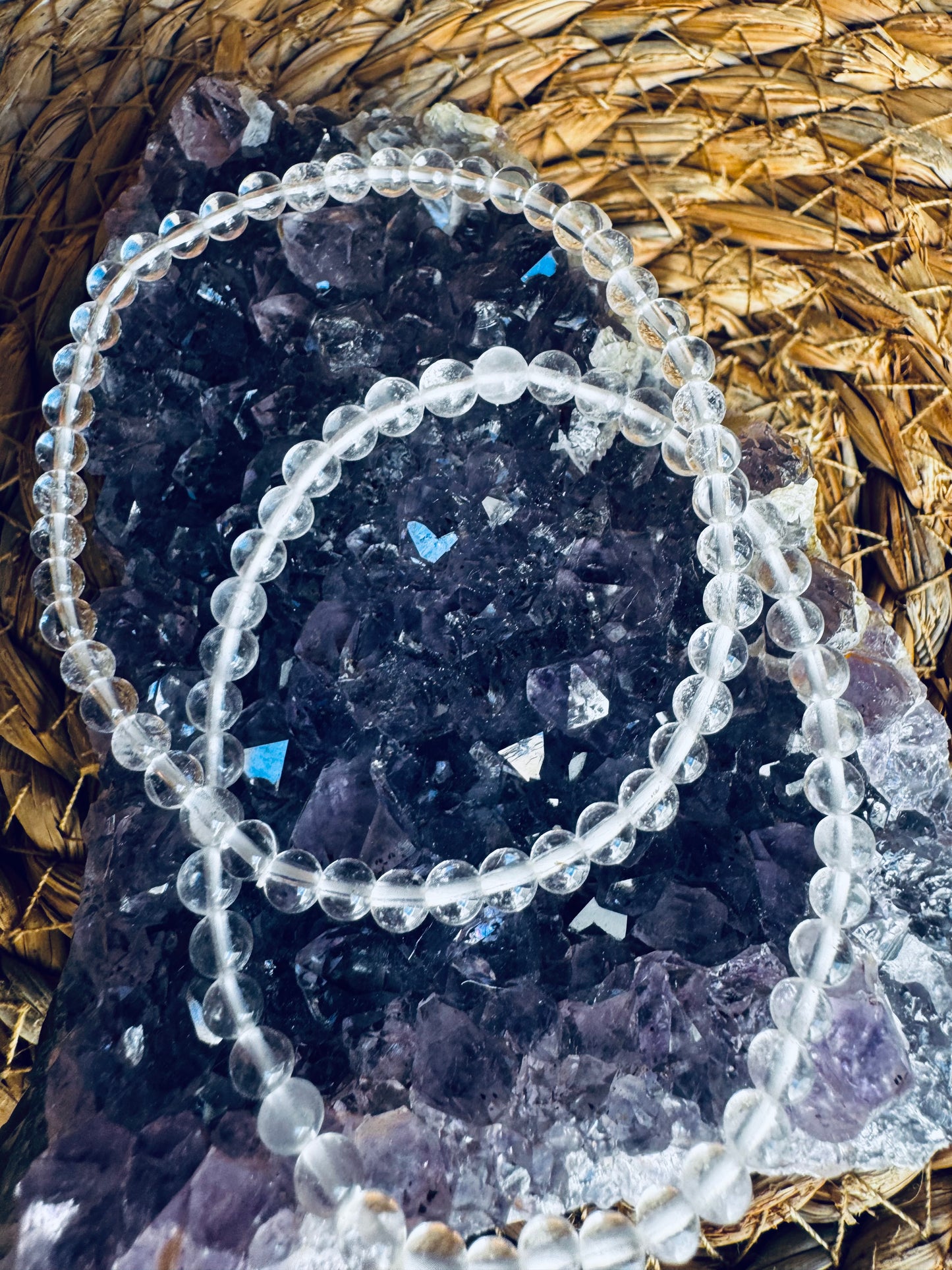 Cristal de Roca – Claridad, Energía y Conexión Interior ✨🌙