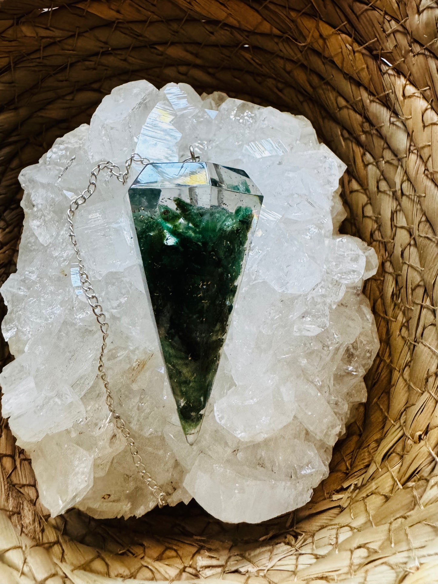 Péndulo Orgonita de Cuarzo Verde – Equilibrio y Sanación