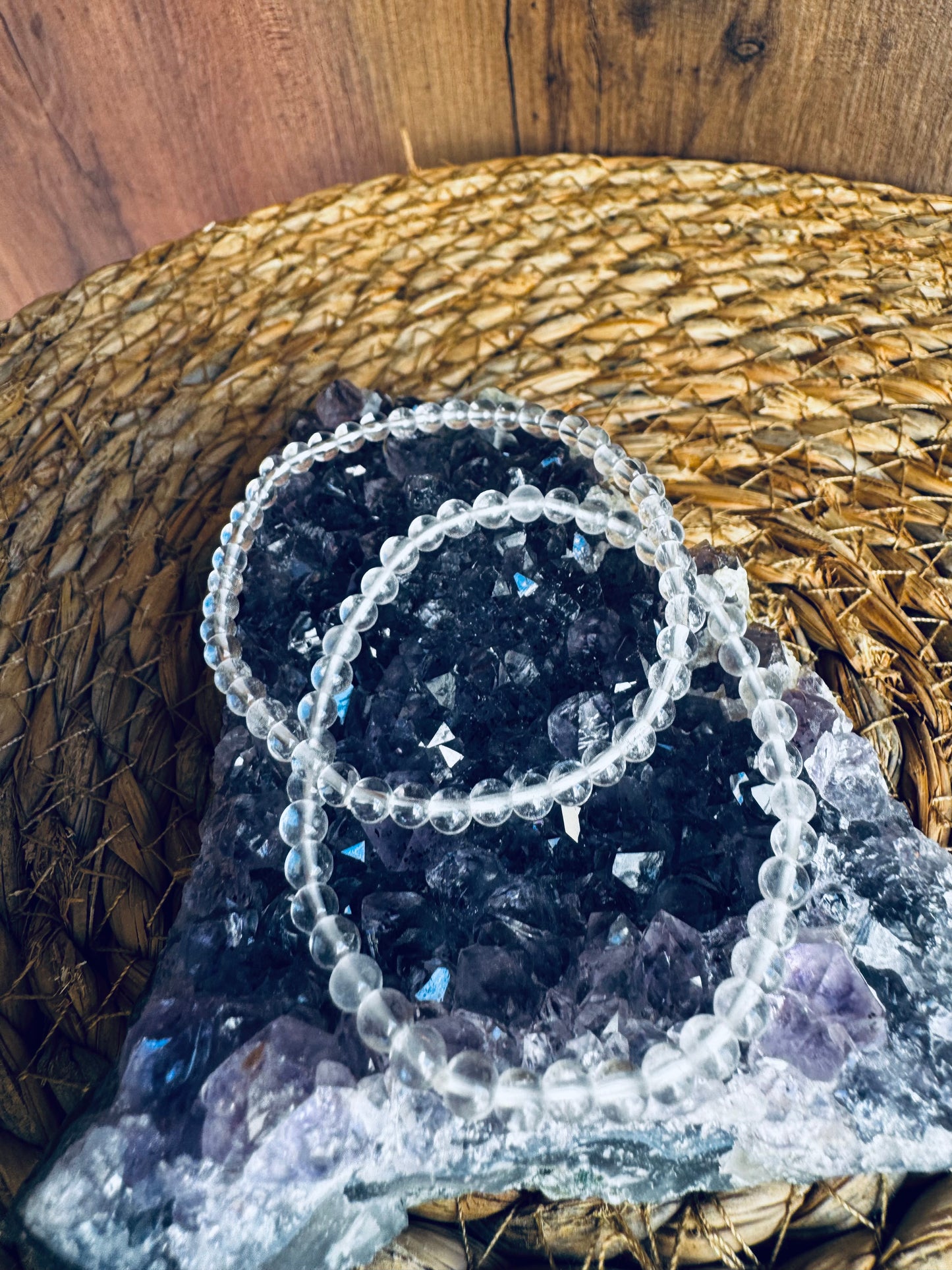 Cristal de Roca – Claridad, Energía y Conexión Interior ✨🌙