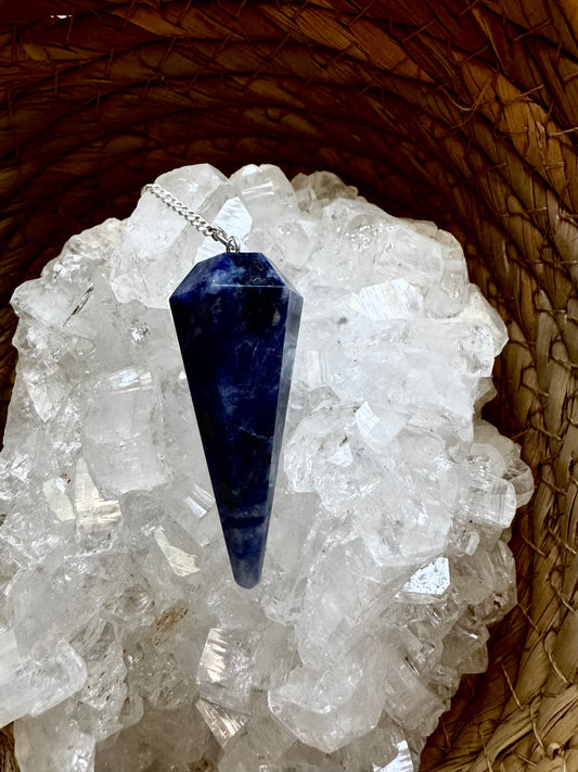 🔮 Péndulo Facetado de Sodalita – Intuición y Claridad Mental