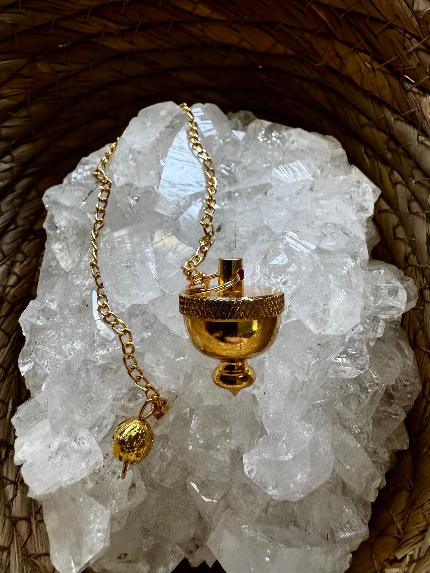 🔮 Péndulo Bellota Dorada de Bronce