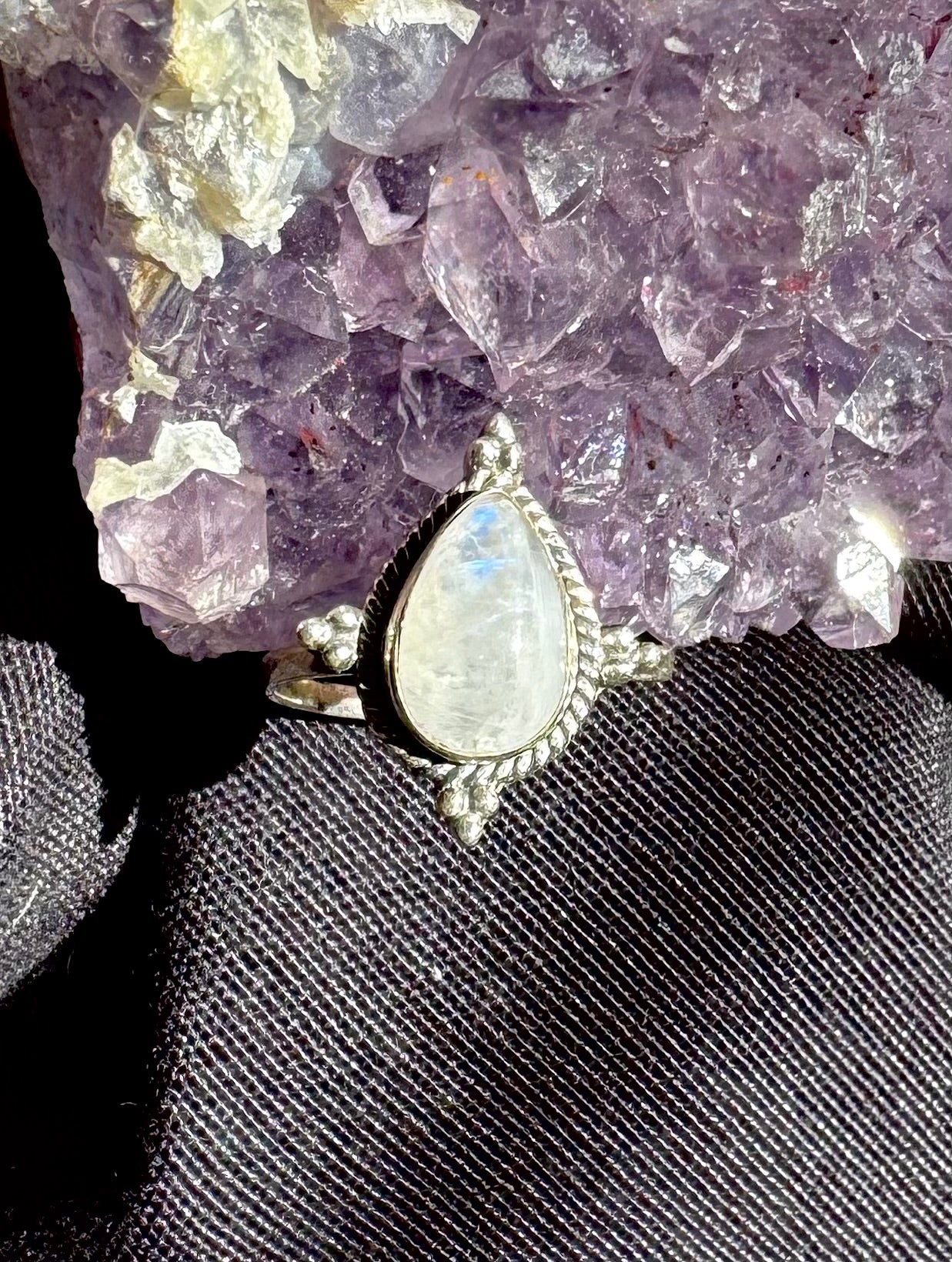 🌙✨ Anillo de Piedra Luna en forma de gota — Plata 925 ✨🌙