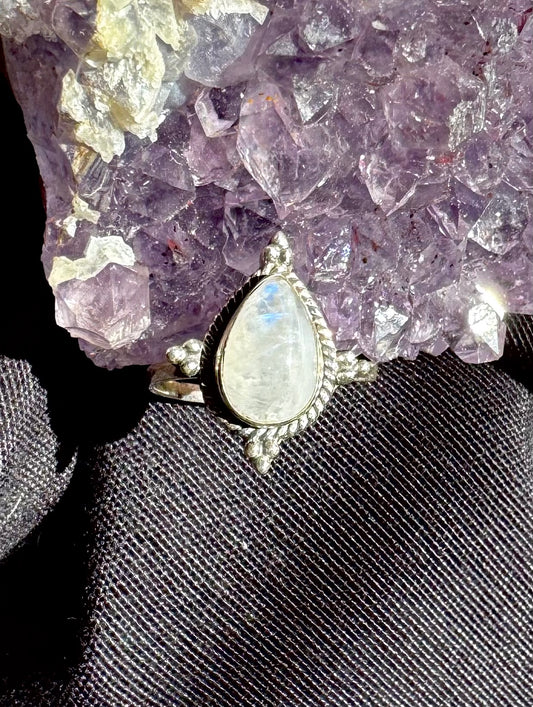 🌙✨ Anillo de Piedra Luna en forma de gota — Plata 925 ✨🌙